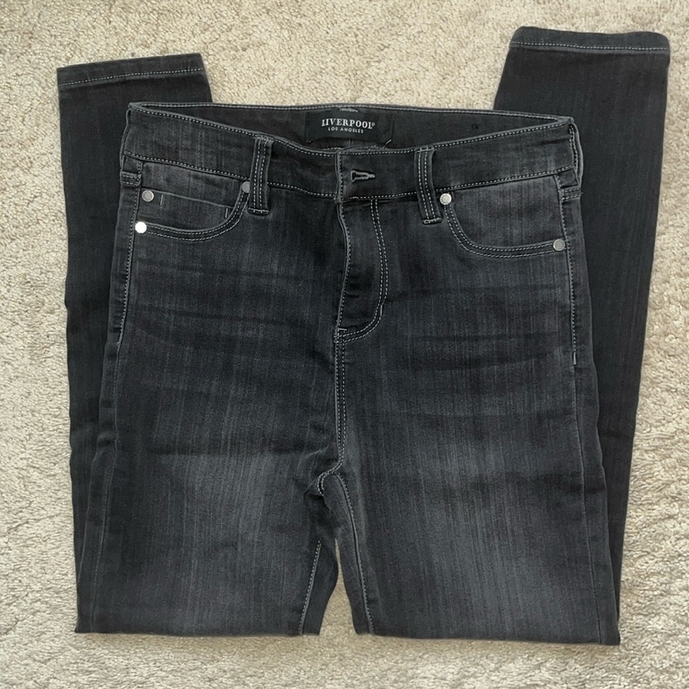Liverpool high rise faded black jeans size 4/27 Petite